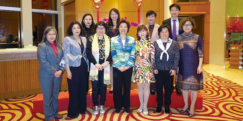 WEC members at a dinner hosted by Qiu Hung